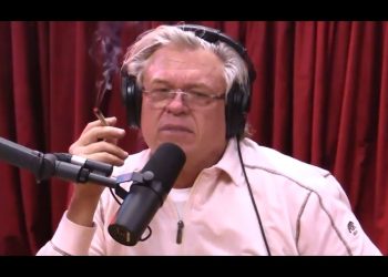 Ron White and Joe Rogan discuss Drinking, Drugs, and Gambling
